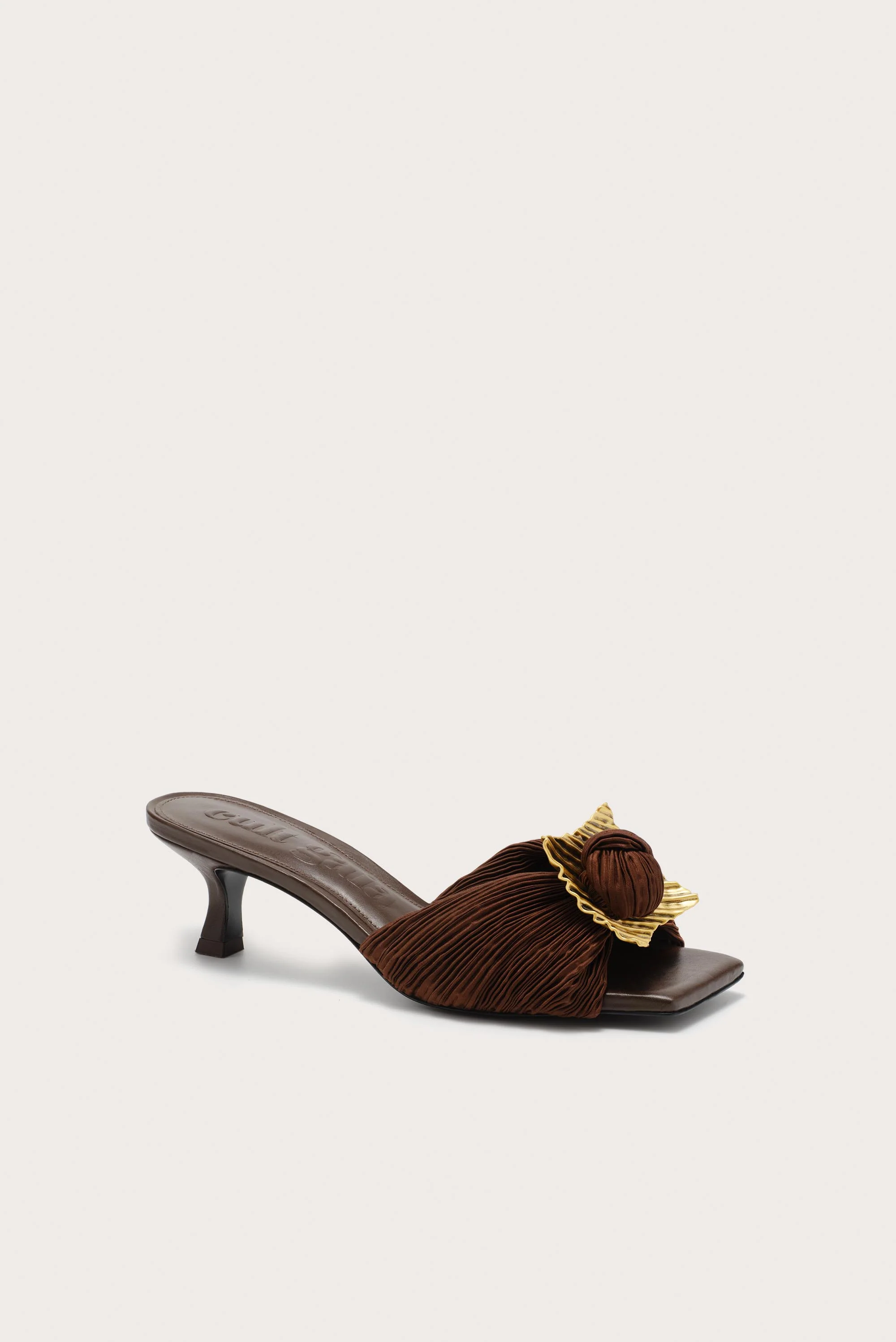 ADI SANDAL - JAVA