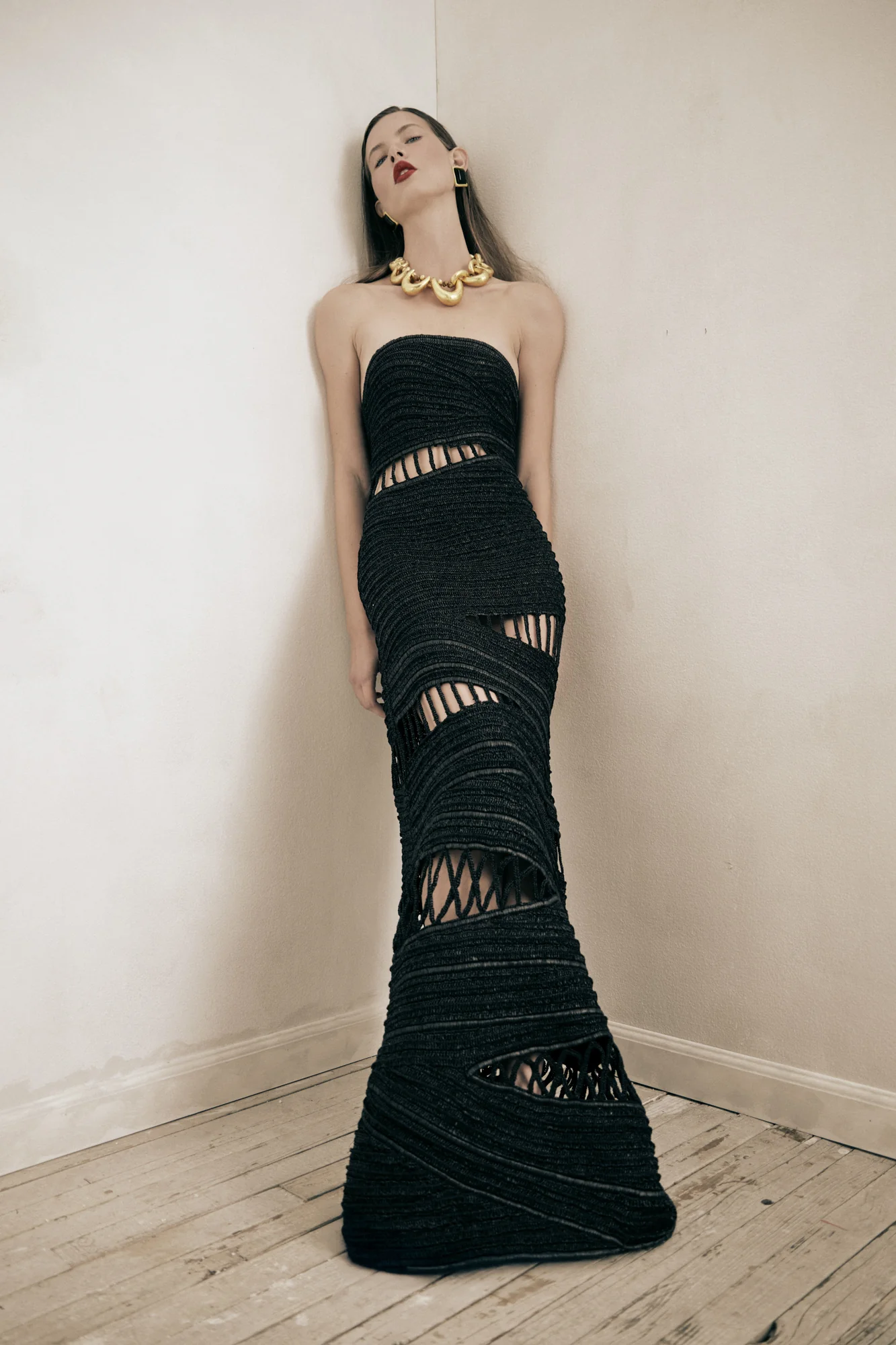 AMIRU GOWN - BLACK