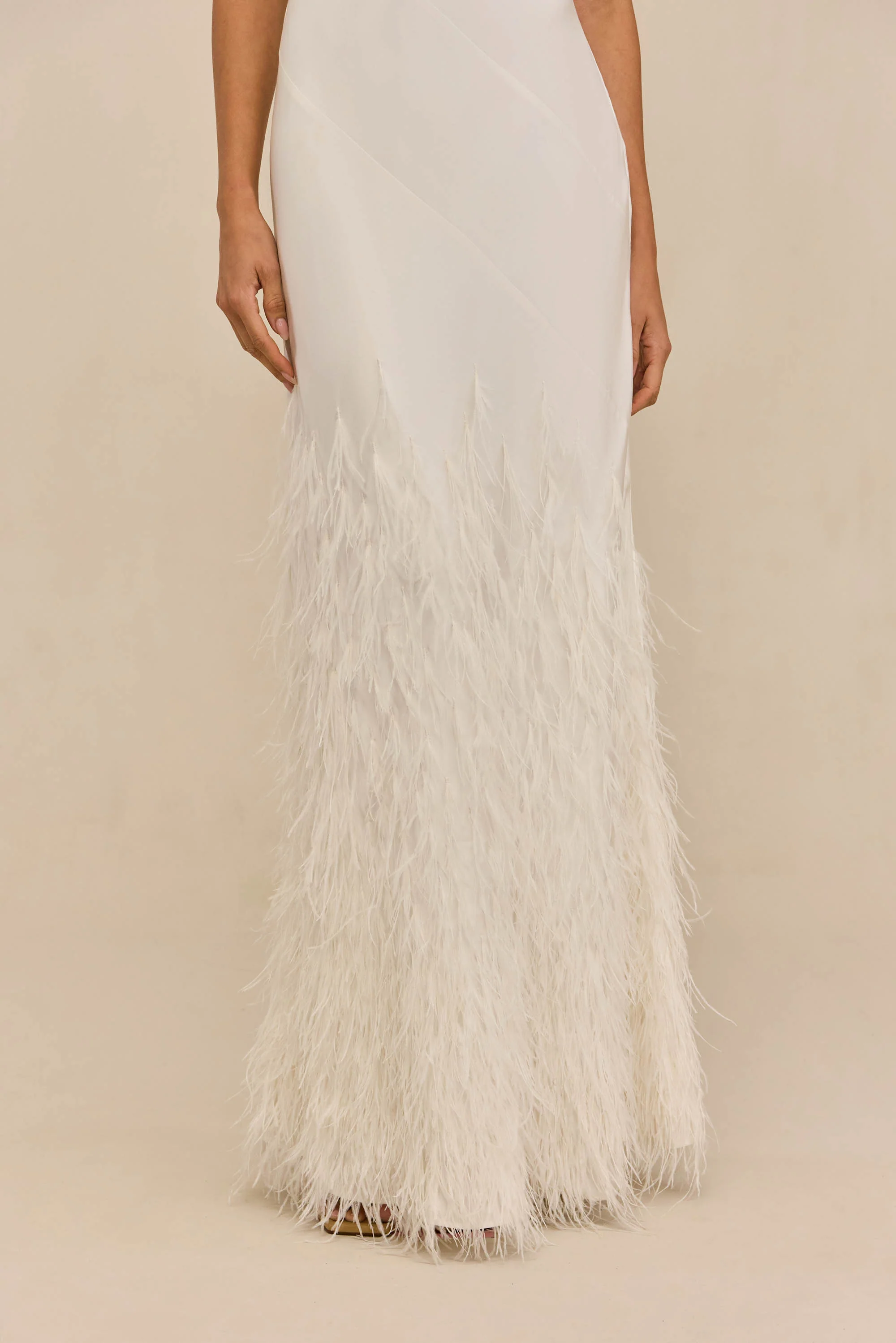 HANSAL GOWN - OFF WHITE - Image 3