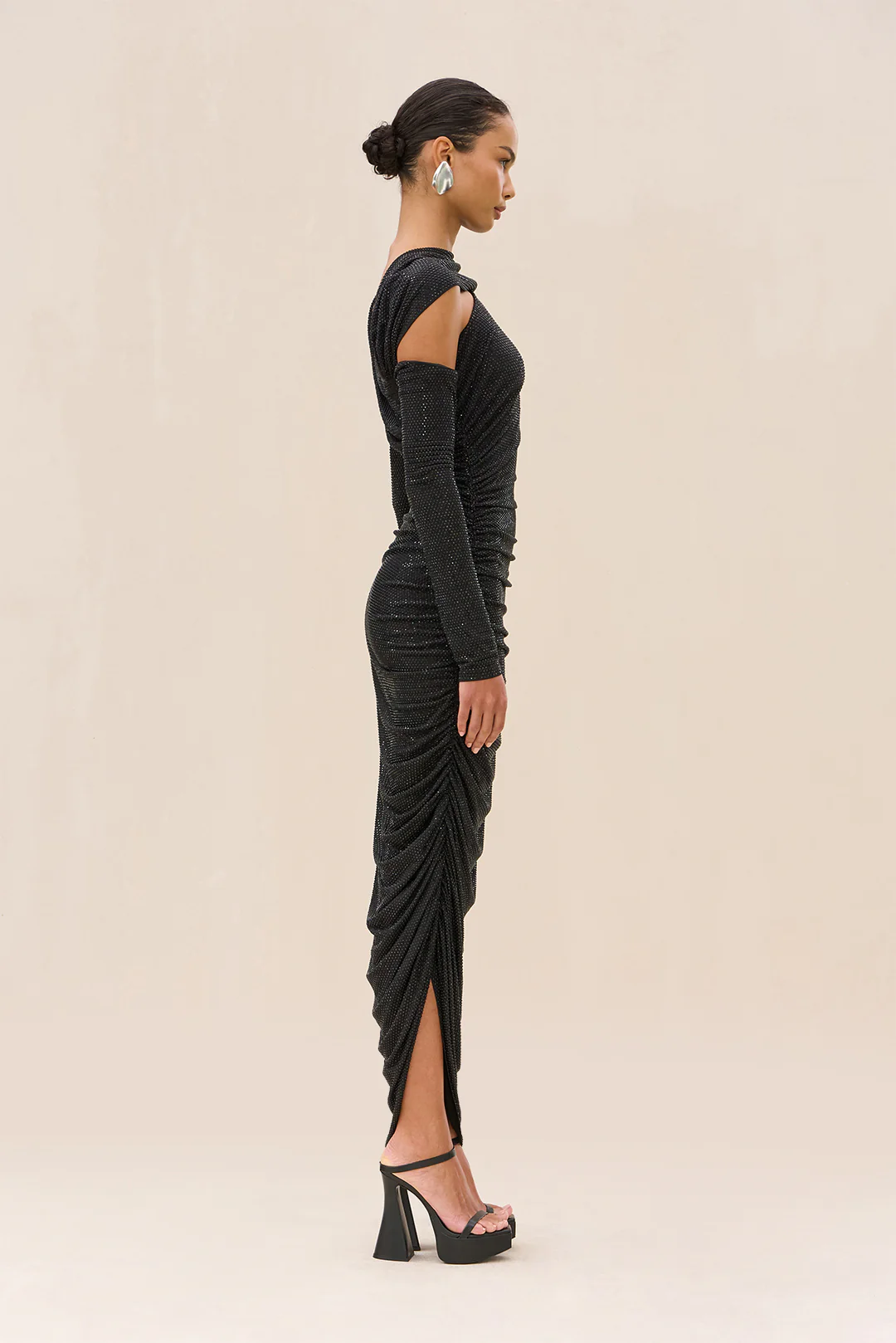 KUMASI GOWN - BLACK - Image 7