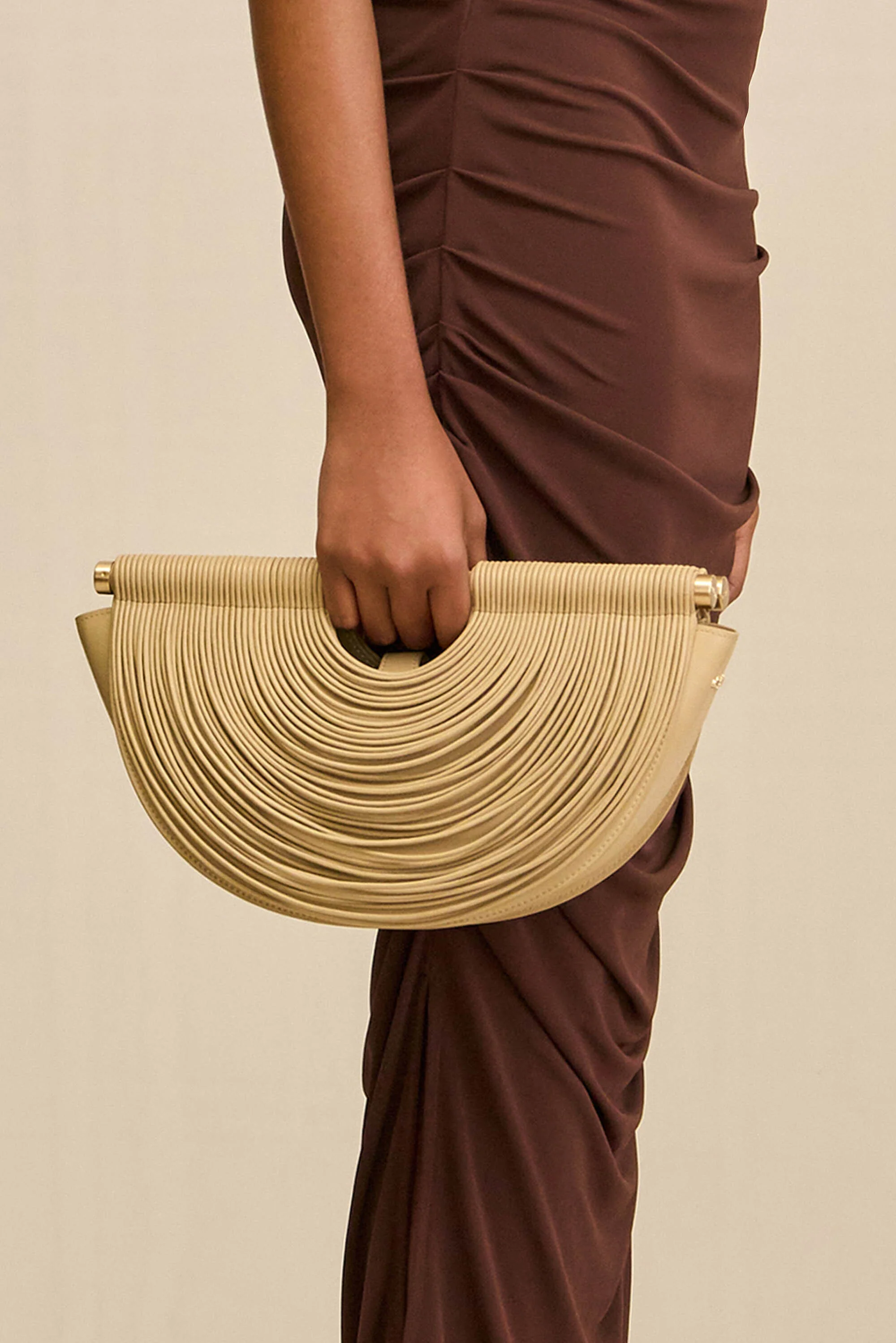 LOU CLUTCH - SAND - Image 2