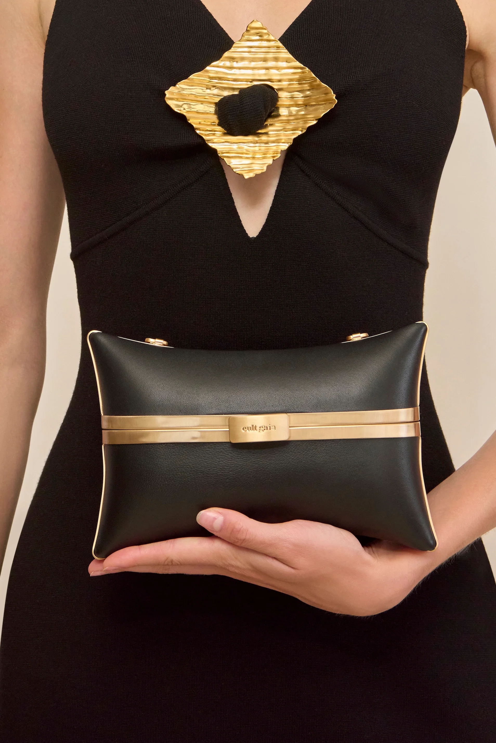 OLEA CLUTCH - BLACK - Image 4