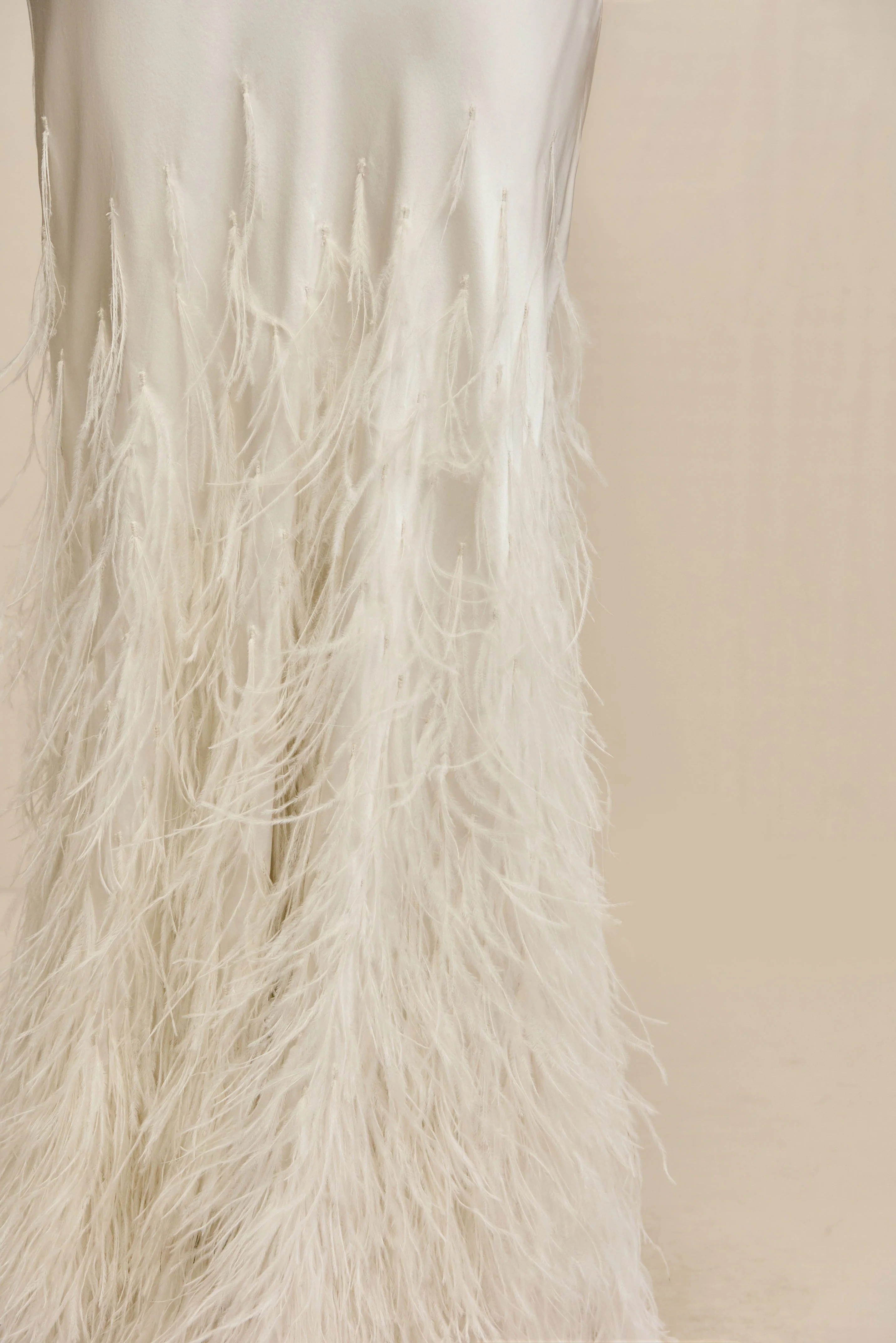 RAISA GOWN - OFF WHITE - Image 4