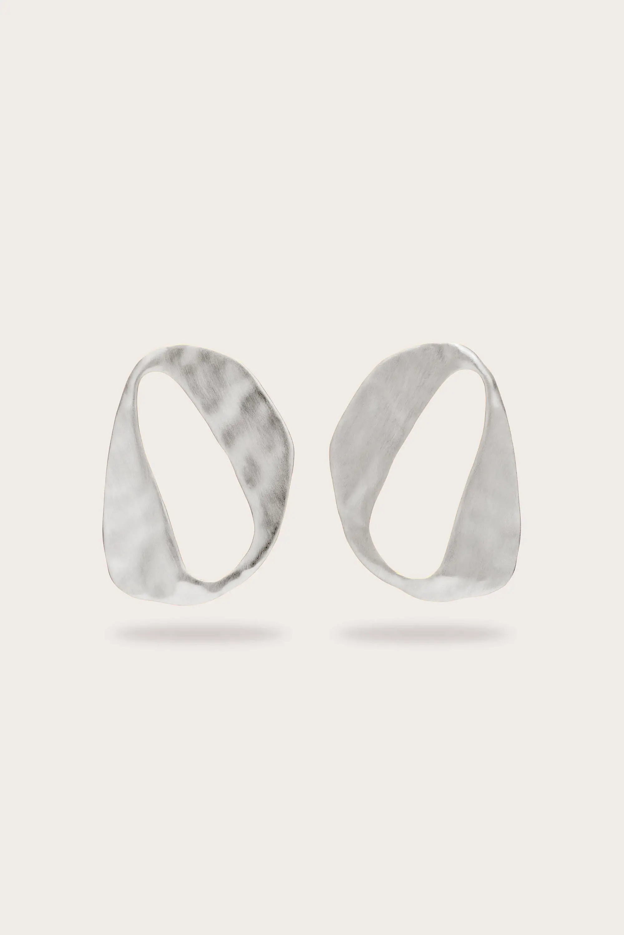 RUE EARRING - ANTIQUE SILVER
