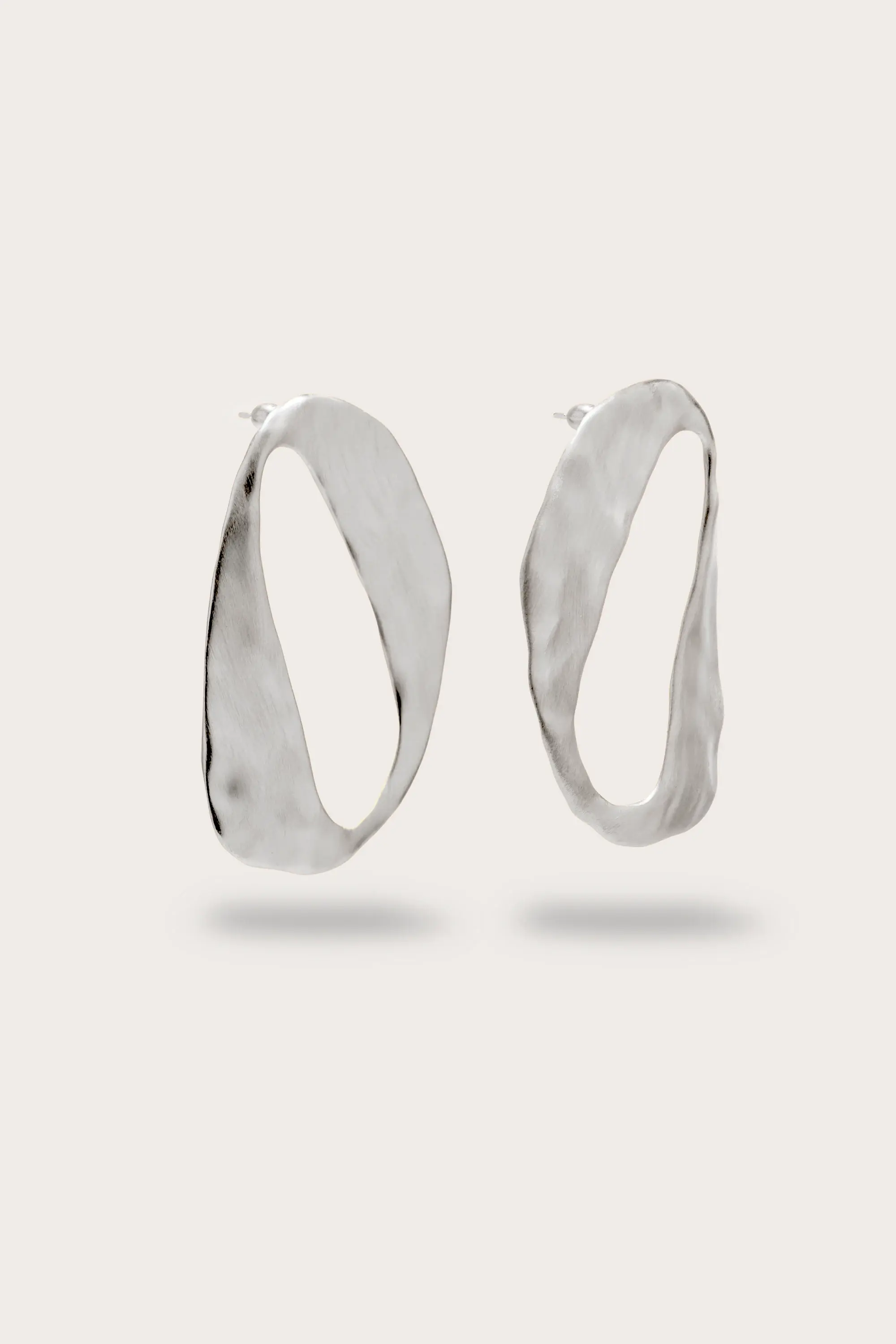 RUE EARRING - ANTIQUE SILVER - Image 3