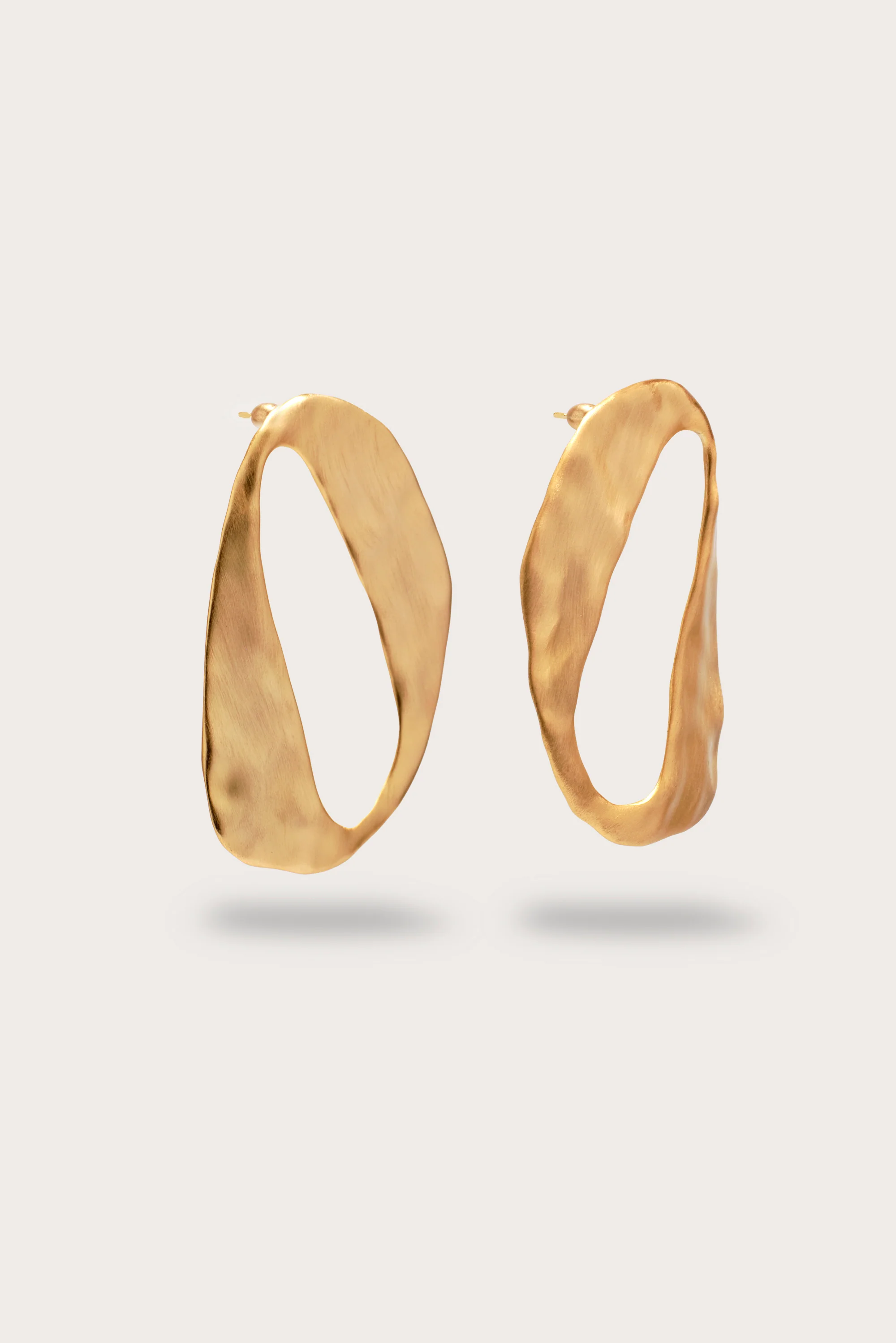 RUE EARRING - BRUSHED BRASS - Image 4