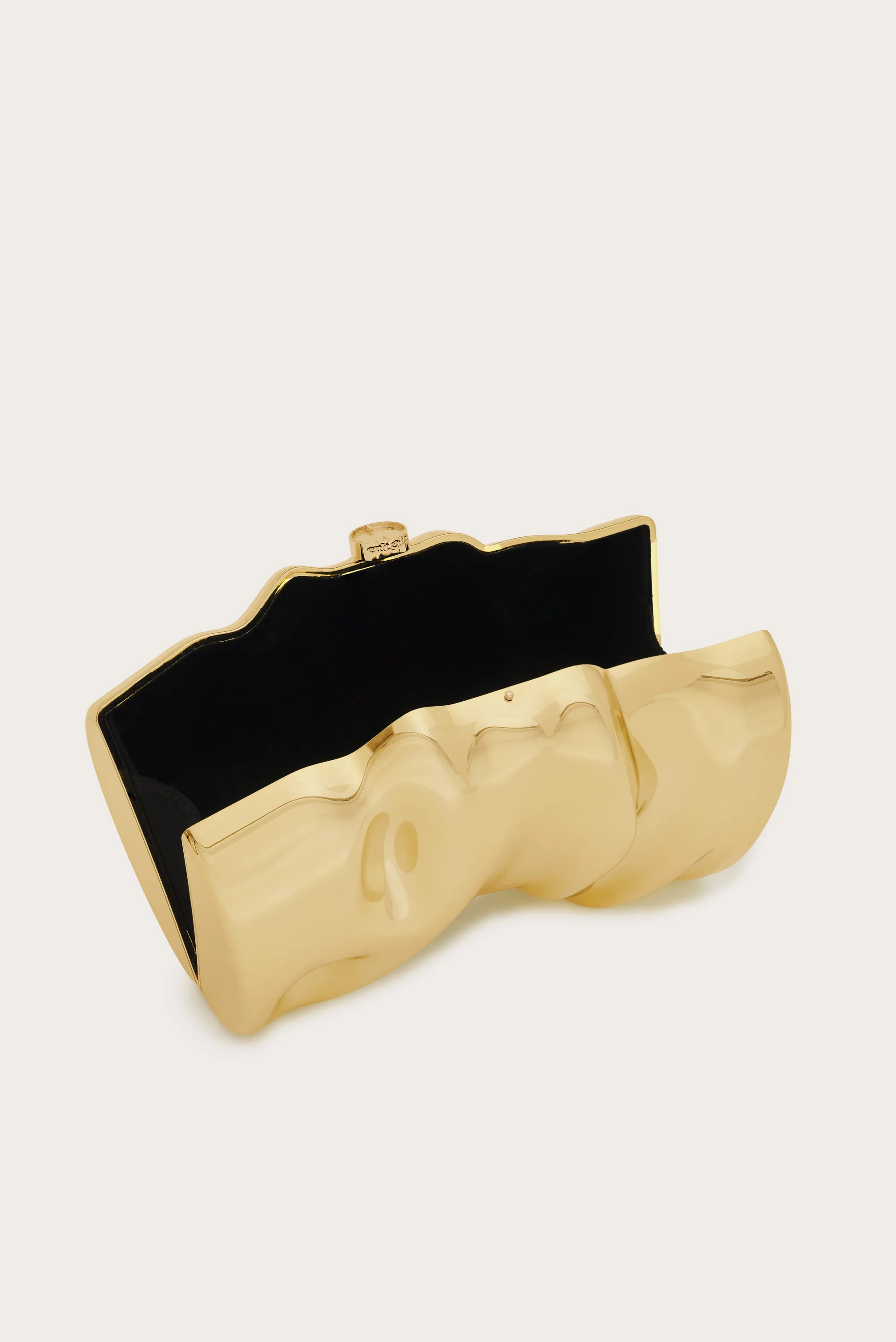 SCRUNCH CLUTCH - SHINY GOLD - Image 4