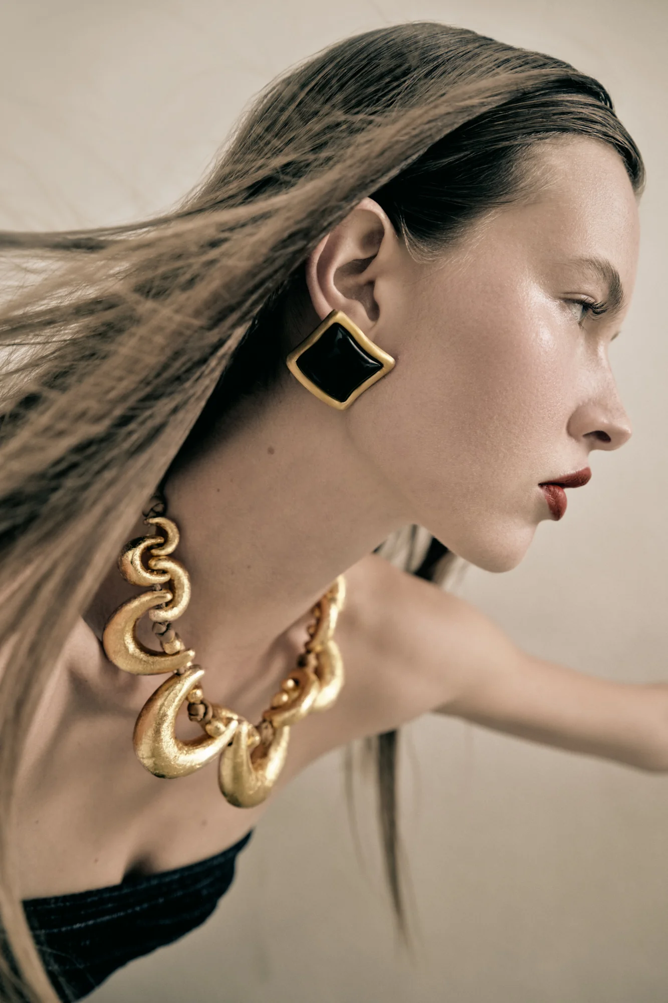 TAYLOR CHOKER - GOLD FOILED WOOD - Image 4