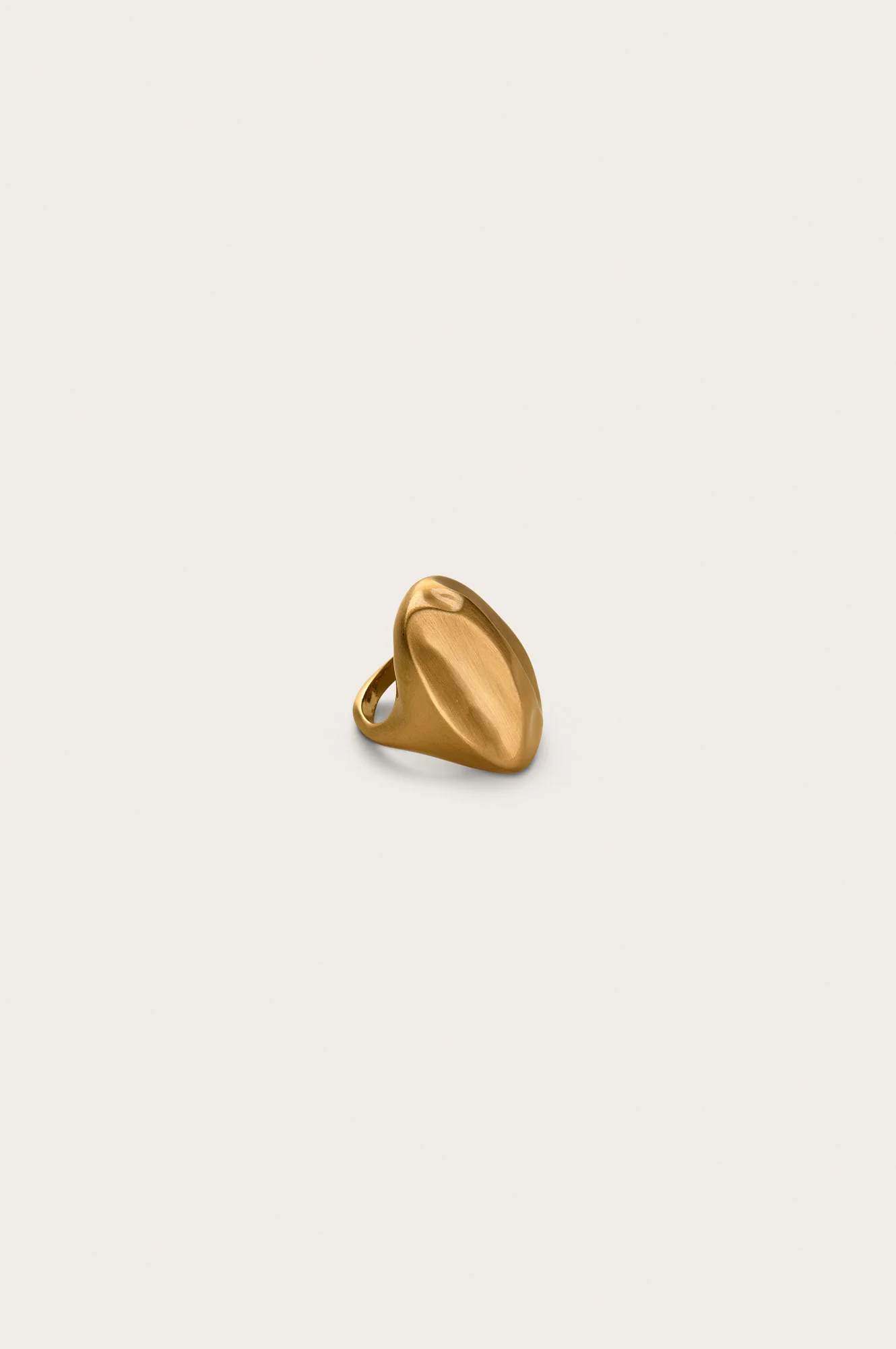 VEDA RING - BRUSHED BRASS - Image 4