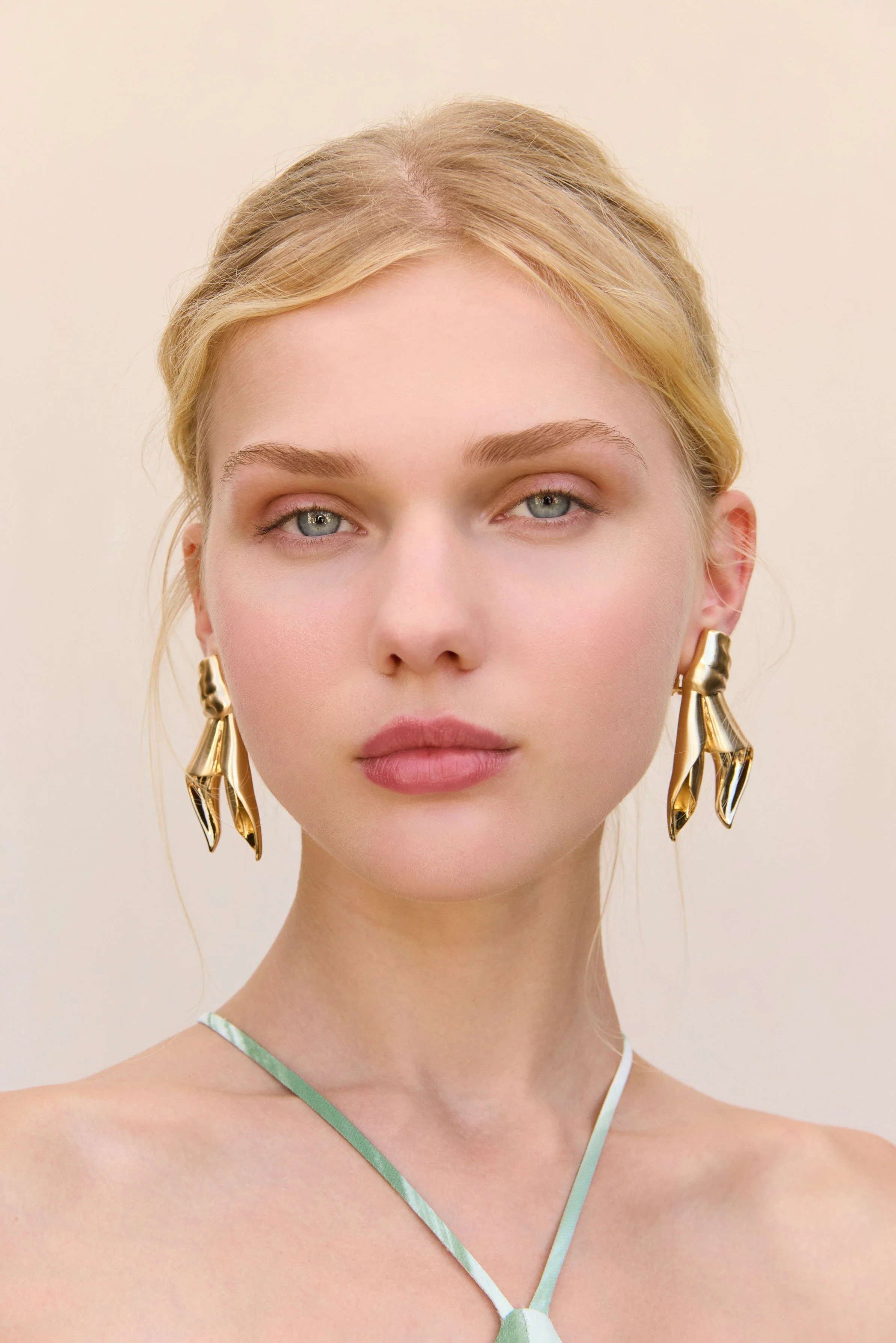 WINNIE EARRING - BRUSHED BRASS - Image 2